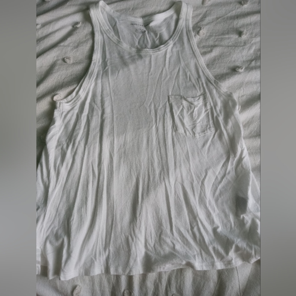 American Eagle White Flowy Tank Top. Size Medium.